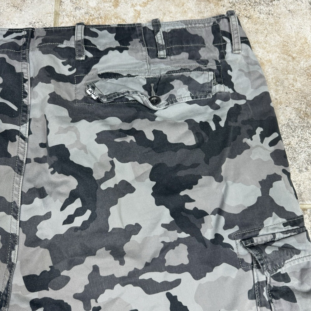 Camo Cargo Shorts Mens Gray Black Urban Camouflage Casual 42 - Picture 8 of 12